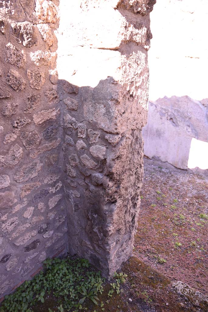 I.4.25/I.4.5 Pompeii. October 2019. Small room 5, detail from north-west corner. 
Foto Tobias Busen, ERC Grant 681269 DÉCOR.