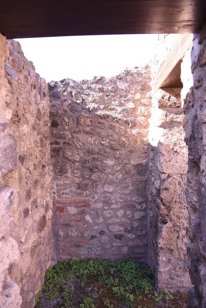 I.4.25/I.4.5 Pompeii. October 2019. 
Small room 5, looking west from entrance in south-west corner of atrium 6, with other doorway from fauces, on right. 
Foto Tobias Busen, ERC Grant 681269 DÉCOR.