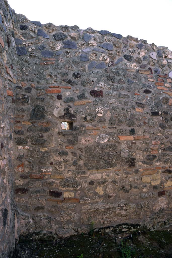 I.4.25/1.4.5 Pompeii. October 2019. Cubiculum 8, east end of south wall.
Foto Tobias Busen, ERC Grant 681269 DÉCOR.