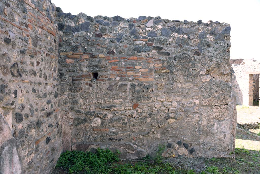I.4.25/1.4.5 Pompeii. October 2019. South ala 12, looking towards west wall.
Foto Tobias Busen, ERC Grant 681269 DÉCOR.
