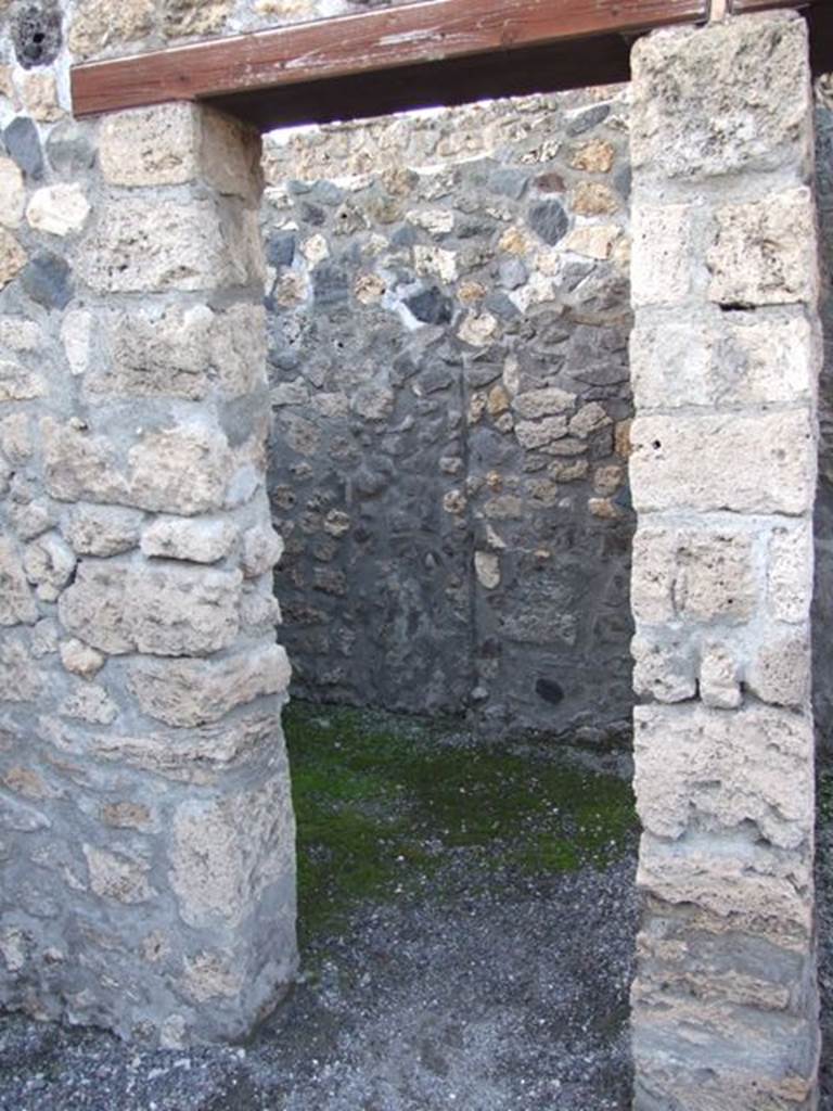 I.4.25/1.4.5 Pompeii. December 2007. Doorway to room 9, cubiculum on north side of atrium.