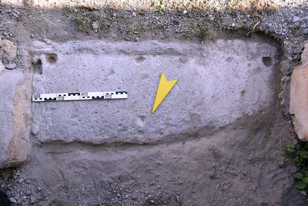 I.4.25/1.4.5 Pompeii. October 2019. Cubiculum 11, doorway threshold.
Foto Tobias Busen, ERC Grant 681269 DÉCOR.