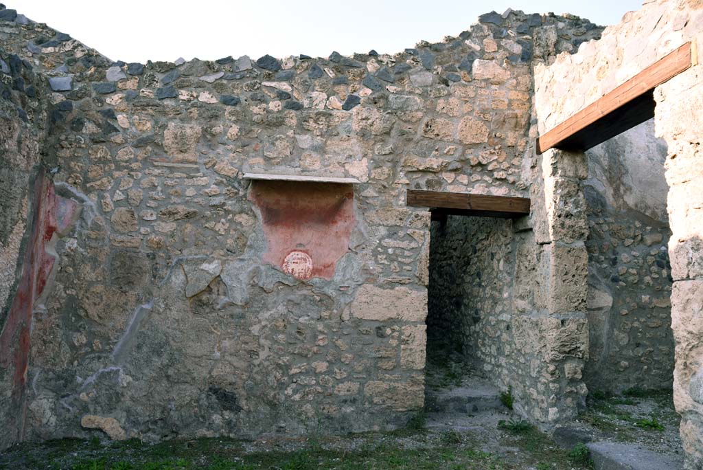 I.4.25/1.4.5 Pompeii. October 2019. 
North ala 13, looking towards north wall, with doorway to corridor leading to Services Area, centre right, and to Corridor 15, on right.
Foto Tobias Busen, ERC Grant 681269 DÉCOR.