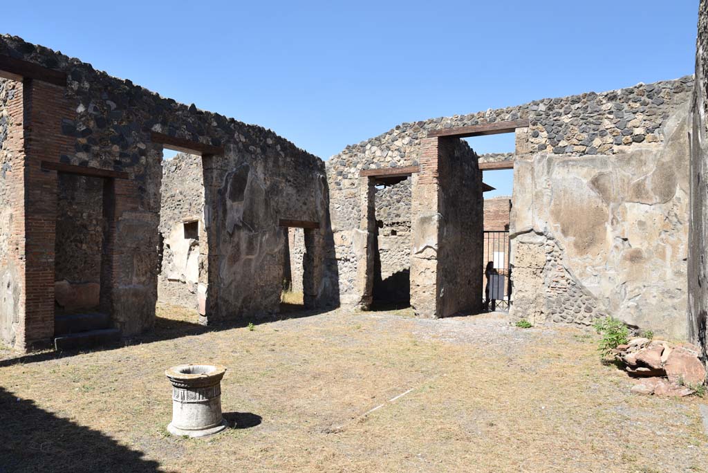 I.4.25 Pompeii. September 2020. Room 47, looking towards north-wst corner of atrium. 
Foto Tobias Busen, ERC Grant 681269 DÉCOR