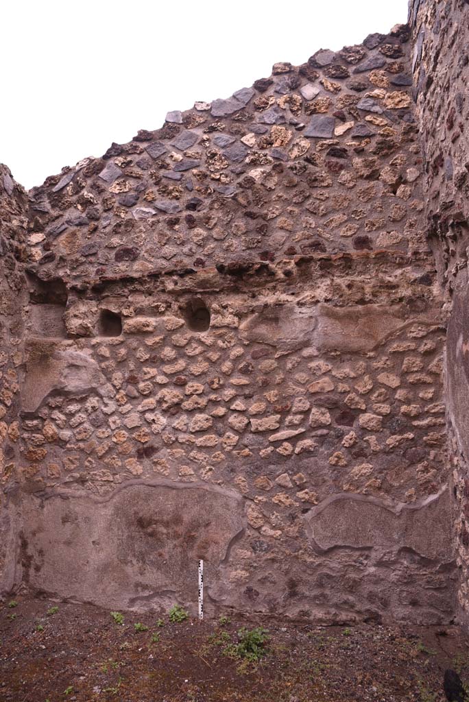 I.4.25 Pompeii. September 2020. 
Room 48, looking towards north wall, with holes for support beams for an upper room.
Foto Tobias Busen, ERC Grant 681269 DÉCOR