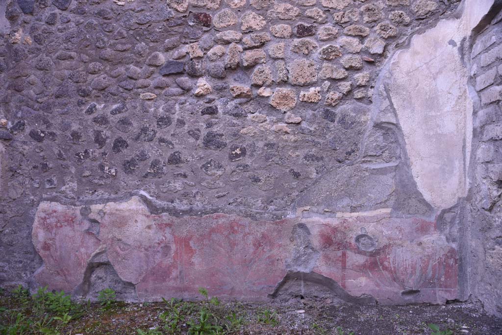 I.4.25 Pompeii. October 2019. Room 50, detail from painted zoccolo on west wall. 
Foto Tobias Busen, ERC Grant 681269 DÉCOR