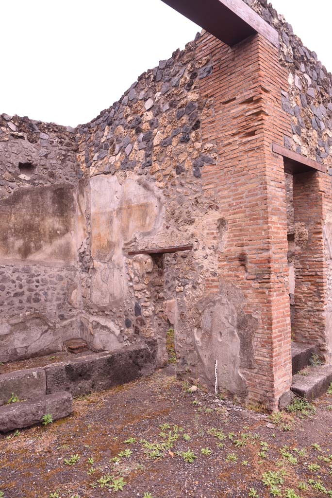 I.4.25 Pompeii. September 2019. 
Room 51, north wall with doorway into room 50, and stairs in atrium.
Foto Tobias Busen, ERC Grant 681269 DÉCOR.