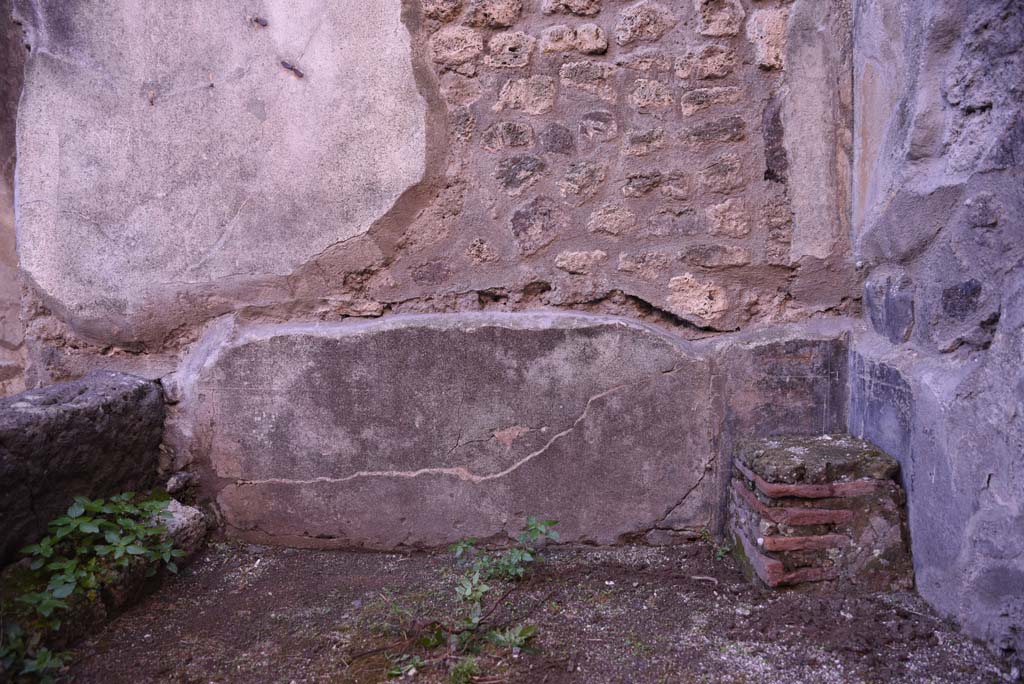 I.4.25 Pompeii. October 2019. Room 51, south wall, lower interior of area “for strongboxes”.
Foto Tobias Busen, ERC Grant 681269 DÉCOR