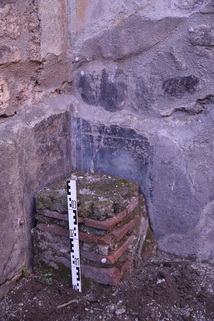 I.4.25 Pompeii. October 2019. Room 51, west wall, detail from south-west corner. 
Foto Tobias Busen, ERC Grant 681269 DÉCOR