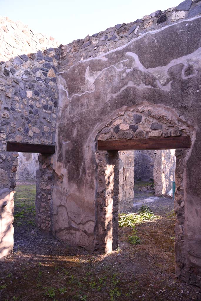 I.4.25 Pompeii. October 2019. Room 52, north-east corner.
Foto Tobias Busen, ERC Grant 681269 DÉCOR.