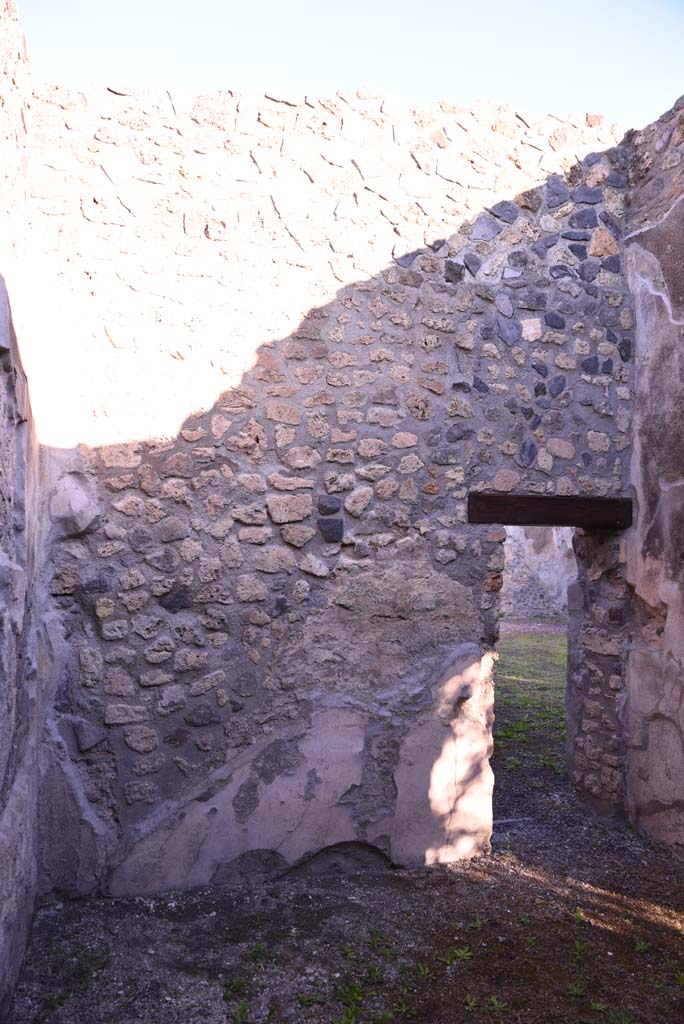 I.4.25 Pompeii. October 2019. Room 52, looking towards north wall with doorway to room 51.
Foto Tobias Busen, ERC Grant 681269 DÉCOR.