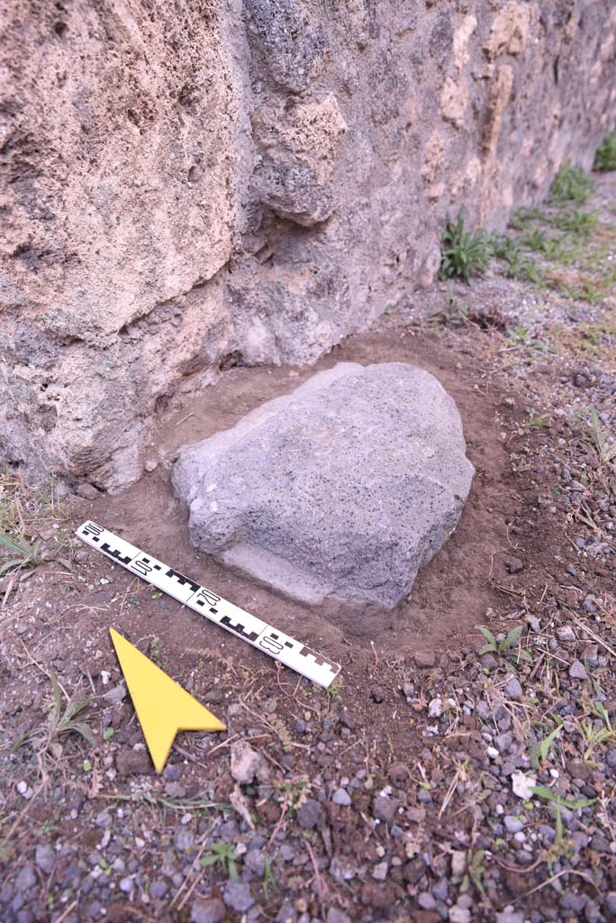 I.4.25 Pompeii. October 2019. East ala 54, looking towards north side of doorway threshold. 
Foto Tobias Busen, ERC Grant 681269 DÉCOR