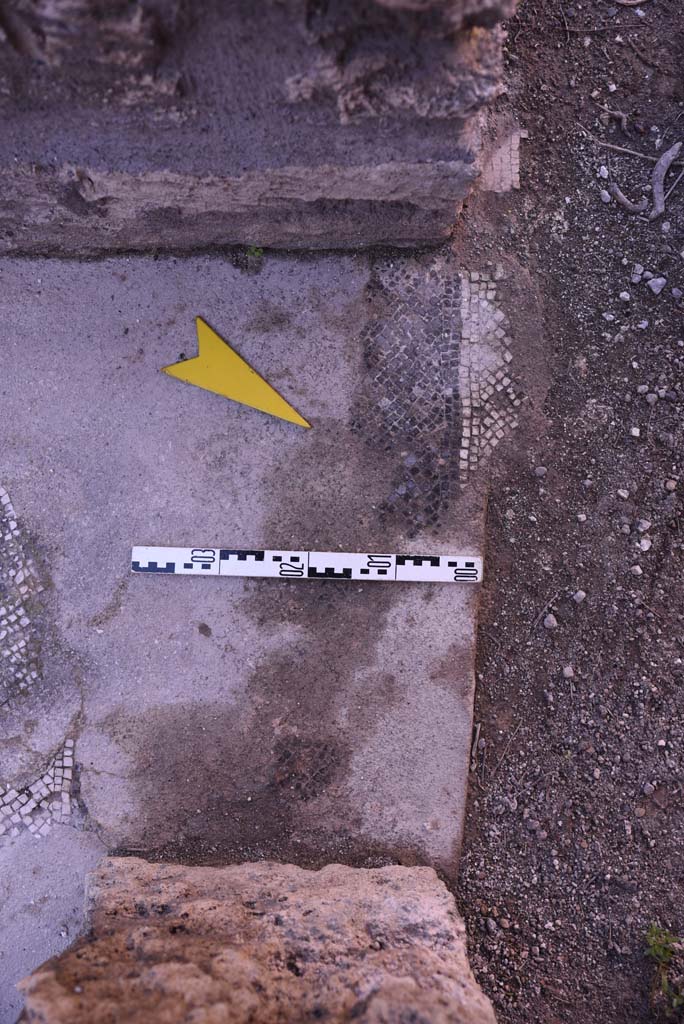 I.4.25 Pompeii. October 2019. 
Room 33, looking towards west side of doorway threshold from room 33, on right.
Foto Tobias Busen, ERC Grant 681269 DÉCOR.