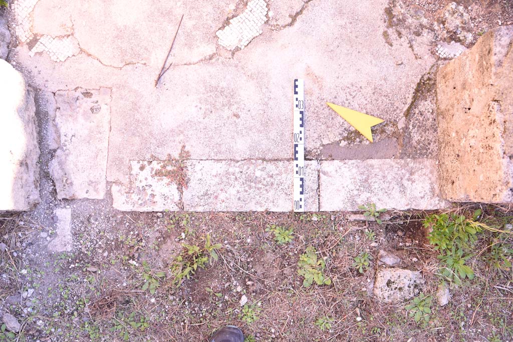 I.4.25 Pompeii. October 2019. Room 35, doorway detail at north end.
Foto Tobias Busen, ERC Grant 681269 DÉCOR.