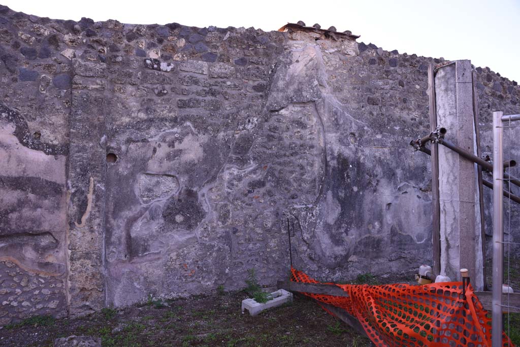 I.4.25 Pompeii. October 2019. Lower Peristyle 32, south wall in south-east corner.
Foto Tobias Busen, ERC Grant 681269 DÉCOR.