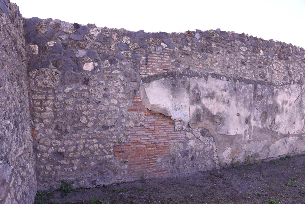 I.4.25 Pompeii. October 2019. Lower Peristyle 32, west wall in south-west corner.
Foto Tobias Busen, ERC Grant 681269 DÉCOR.