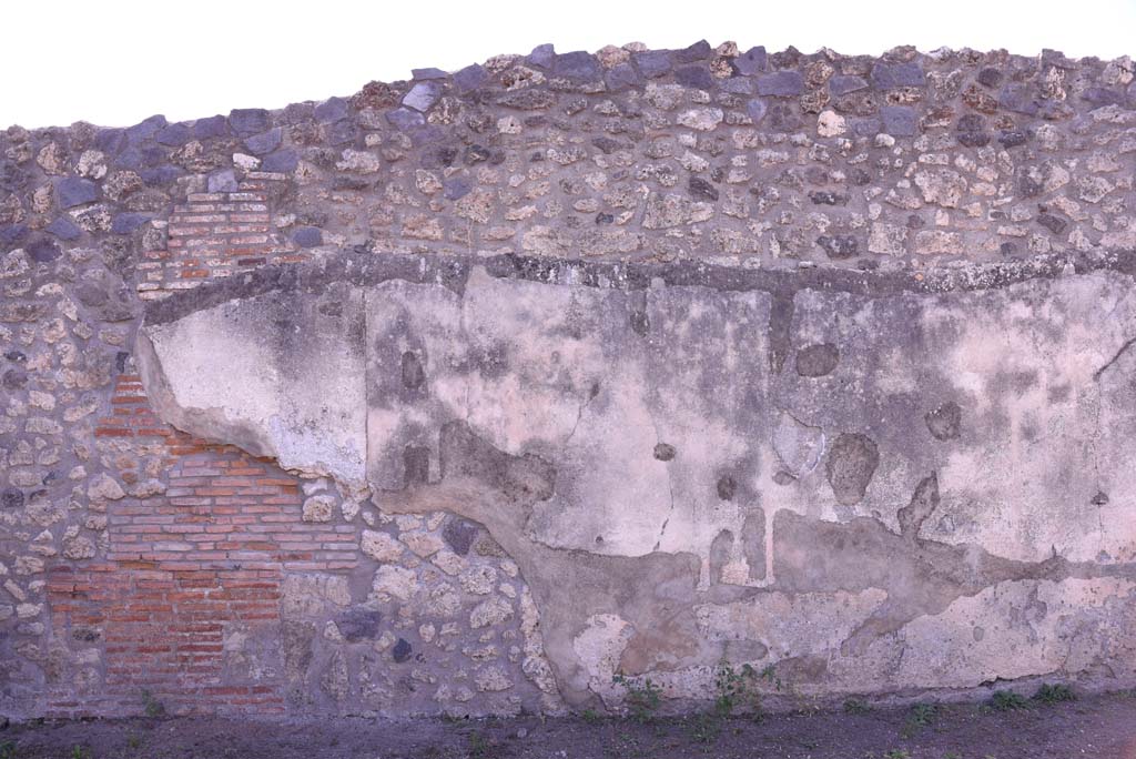 I.4.25 Pompeii. October 2019. Lower Peristyle 32, continuation of west wall from south-west corner.
Foto Tobias Busen, ERC Grant 681269 DÉCOR.