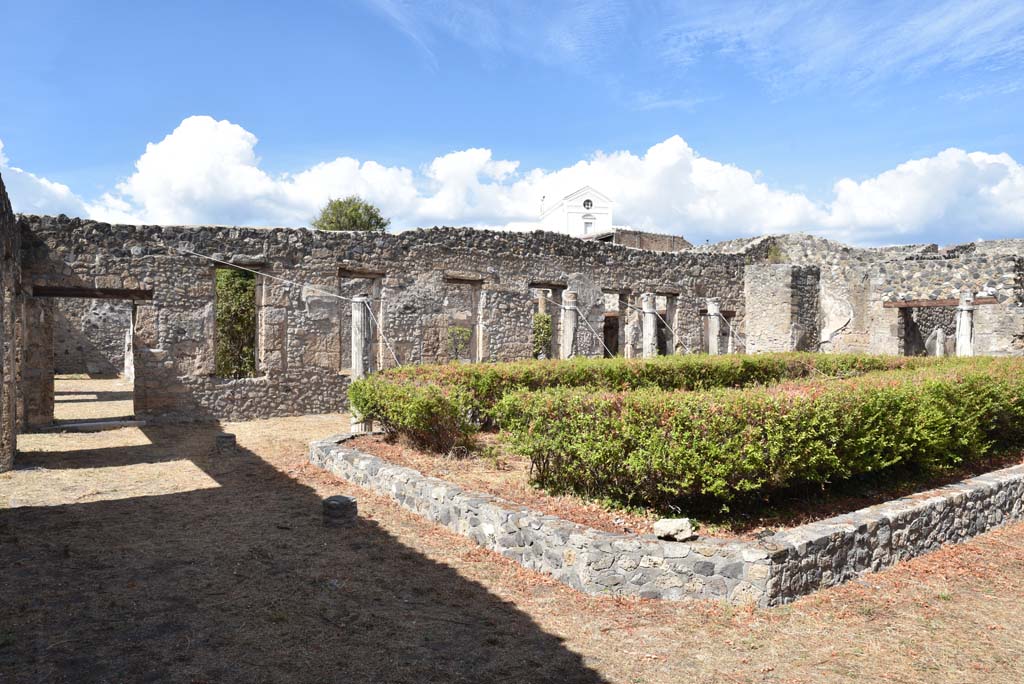 I.4.25 Pompeii. September 2020. Lower Peristyle 32, looking north-east from west portico.
Foto Tobias Busen, ERC Grant 681269 DÉCOR.