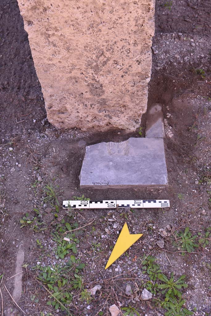 I.4.25 Pompeii. October 2019. 
Room 37, looking south to detail from doorway threshold on south side of doorway.
Foto Tobias Busen, ERC Grant 681269 DÉCOR.