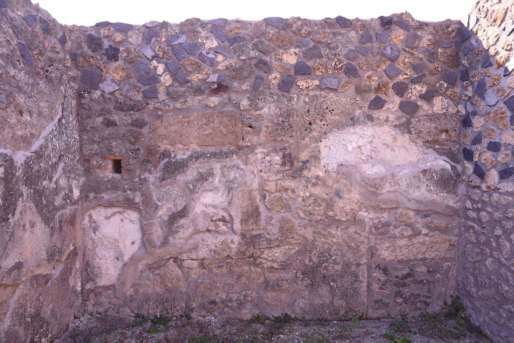 I.4.25 Pompeii. October 2019. Room 37, looking towards west wall.
Foto Tobias Busen, ERC Grant 681269 DÉCOR.