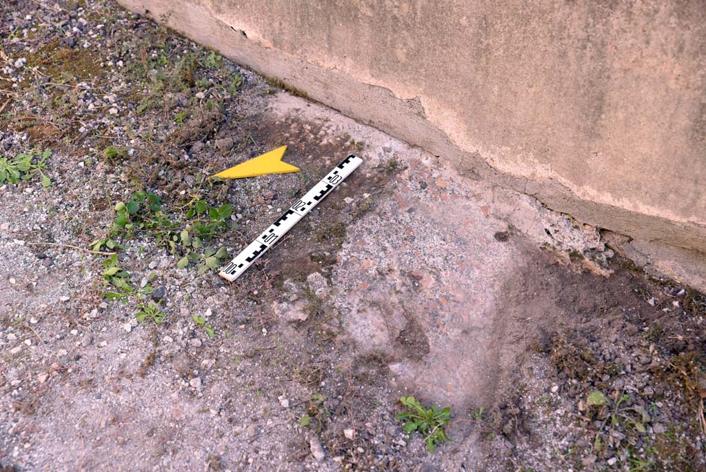 I.4.25/1.4.5 Pompeii. October 2019. Corridor 15. detail of flooring near south wall.
Foto Tobias Busen, ERC Grant 681269 DÉCOR.