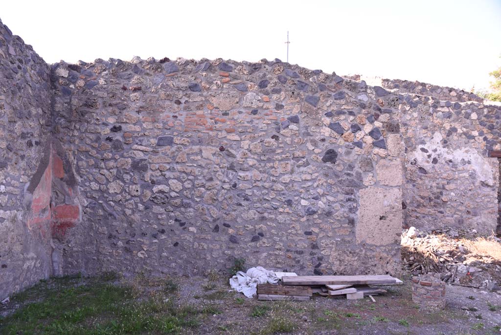 I.4.25 Pompeii. October 2019. Exedra 18, looking towards north wall.
Foto Tobias Busen, ERC Grant 681269 DÉCOR.