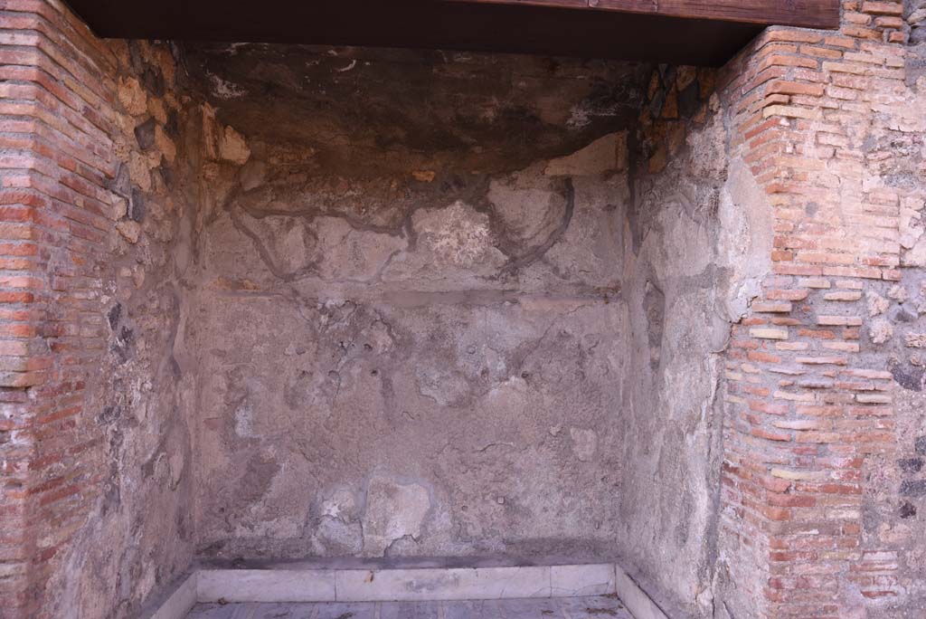 I.4.25 Pompeii. October 2019. Niche 45, looking towards north wall. 
Foto Tobias Busen, ERC Grant 681269 DÉCOR.