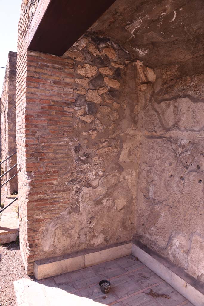 I.4.25 Pompeii. October 2019. Niche 45, looking towards west wall. 
Foto Tobias Busen, ERC Grant 681269 DÉCOR.