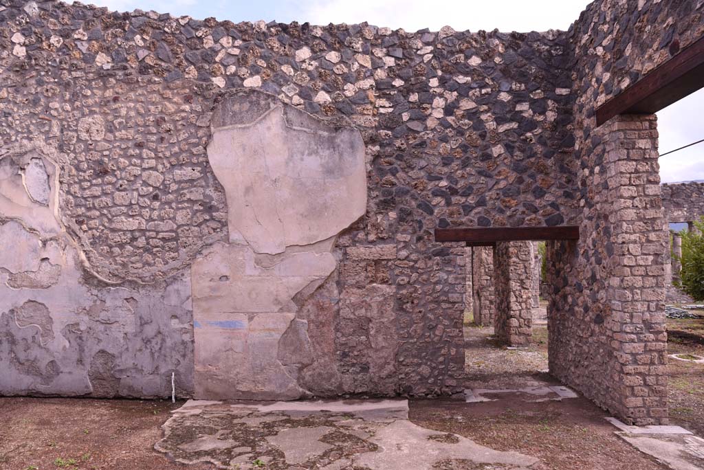 I.4.5 Pompeii. October 2019. Room 19, west end of south wall, with doorway into room 20.
Foto Tobias Busen, ERC Grant 681269 DÉCOR.