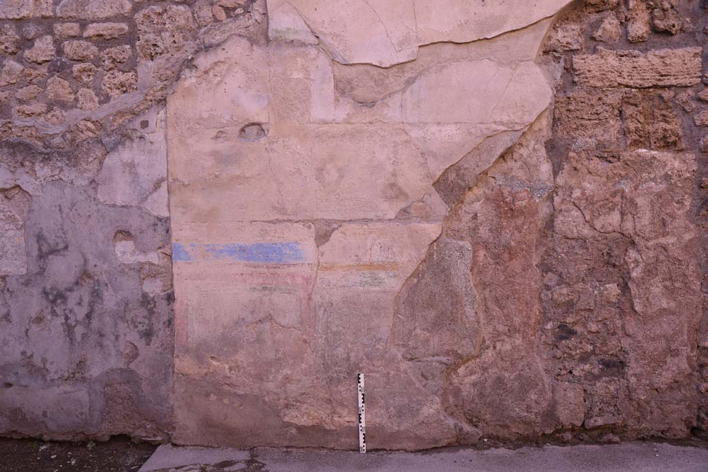 I.4.5 Pompeii. October 2019. Room 19, detail of painted decoration from south wall towards west end.
Foto Tobias Busen, ERC Grant 681269 DÉCOR.