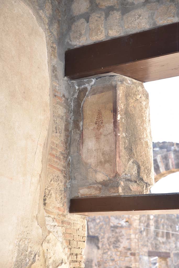 I.4.25 Pompeii. September 2020. Room 22, detail from west wall above entrance doorway.
Foto Tobias Busen, ERC Grant 681269 DÉCOR.