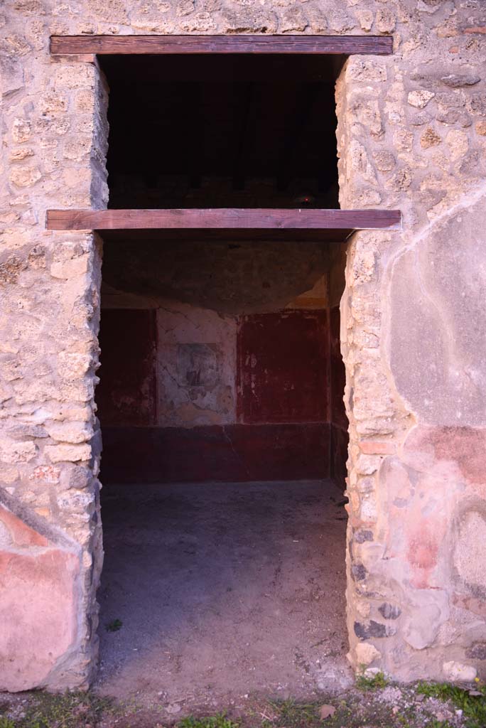 I.4.25 Pompeii. October 2019. Doorway to room 23, in east wall of room 21.
Foto Tobias Busen, ERC Grant 681269 DÉCOR.