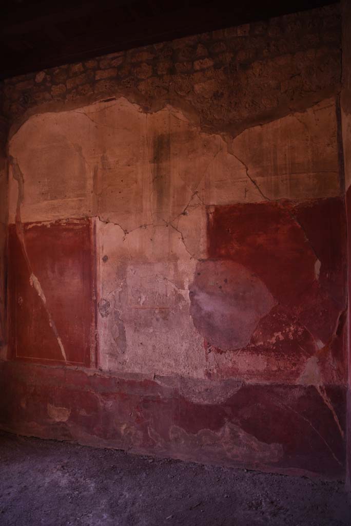 I.4.25 Pompeii. October 2019. Room 23, detail from centre of north wall.
Foto Tobias Busen, ERC Grant 681269 DÉCOR.