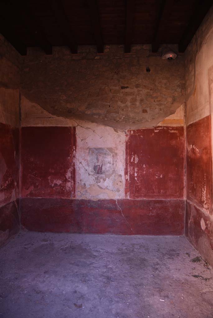I.4.25 Pompeii. October 2019. Room 23, looking towards east wall.
Foto Tobias Busen, ERC Grant 681269 DÉCOR.