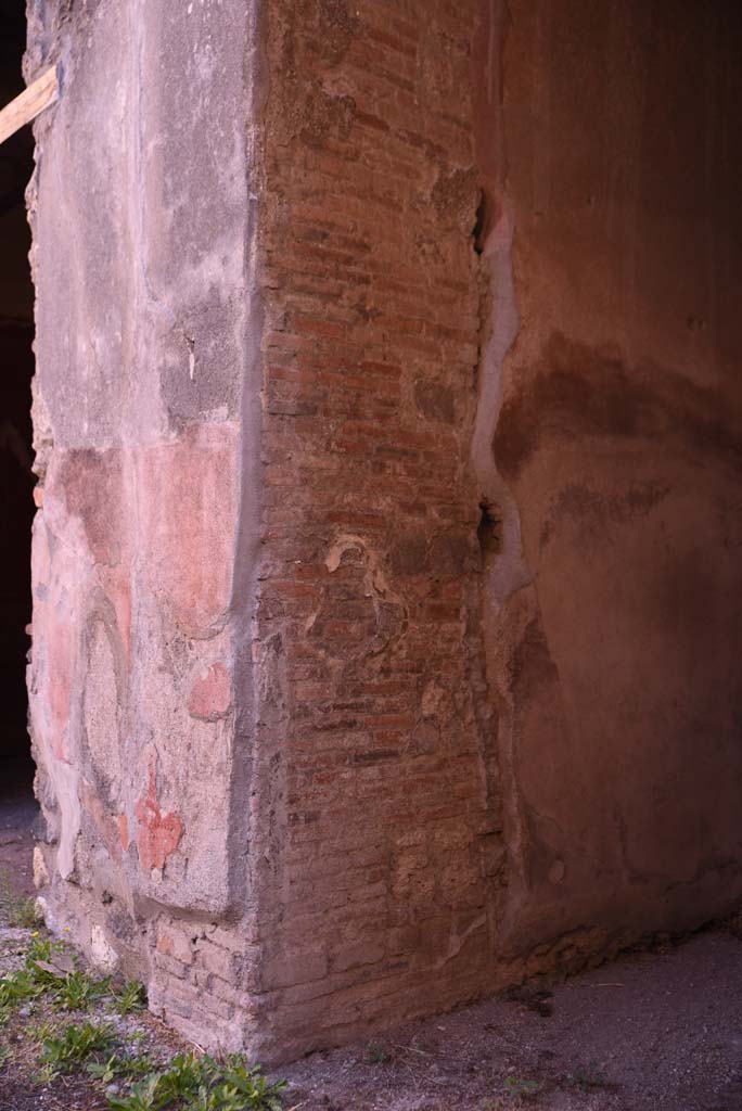 I.4.25 Pompeii. October 2019. Room 24, north wall at west end near room 21.
Foto Tobias Busen, ERC Grant 681269 DÉCOR.