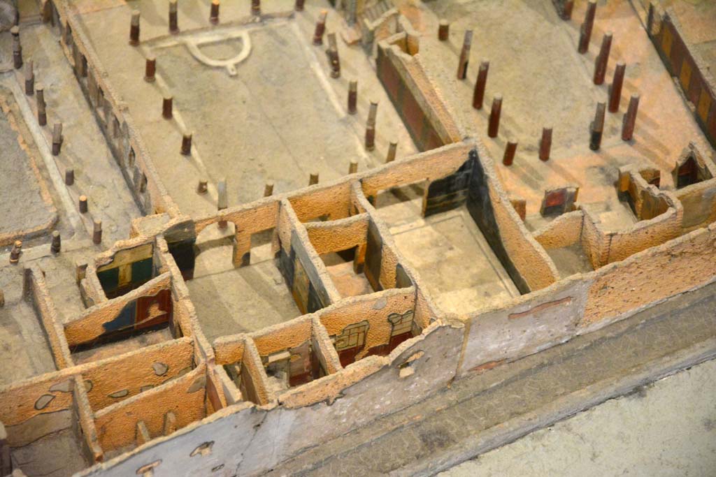 I.4.25 Pompeii. May 2019. Detail from model in Naples Archaeological Museum.
Looking west towards Middle Peristyle 17, centre left, and rooms on east side 19, 20, 21, 22, 23 and 24, lower centre.
Foto Tobias Busen, ERC Grant 681269 DÉCOR.