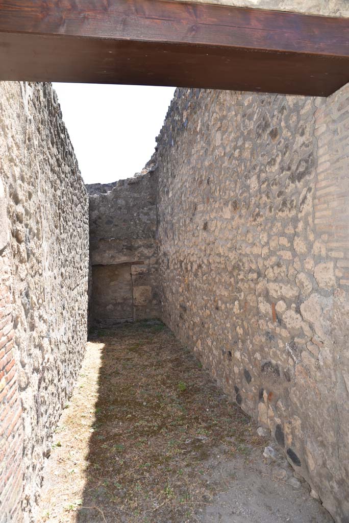 I.4.25 Pompeii. September 2020. Room 25, looking south to blocked doorway.
Foto Tobias Busen, ERC Grant 681269 DÉCOR.