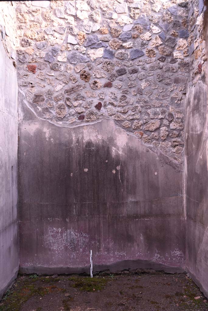I.4.25 Pompeii. October 2019.
Unnumbered room next to room 30, (?room 66, cubiculum). Looking towards south wall.
Foto Tobias Busen, ERC Grant 681269 DÉCOR.