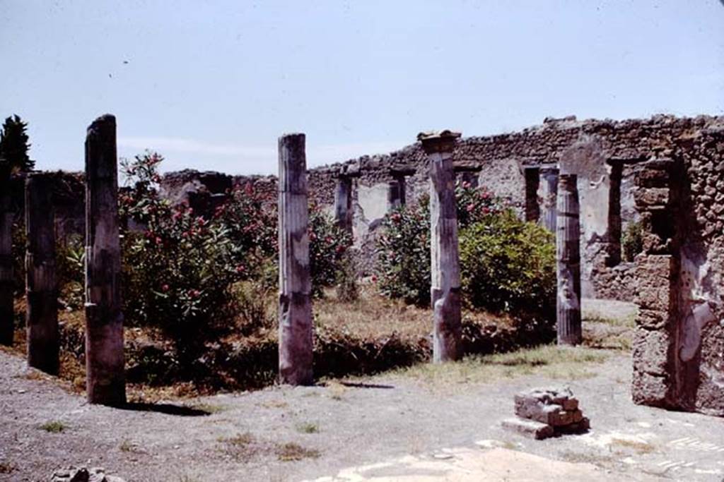 I.4.25 Pompeii. 1966. Looking north-west across the lower peristyle 32, from outside room 35. Photo by Stanley A. Jashemski.
Source: The Wilhelmina and Stanley A. Jashemski archive in the University of Maryland Library, Special Collections (See collection page) and made available under the Creative Commons Attribution-Non-Commercial License v.4. See Licence and use details.
J66f0564