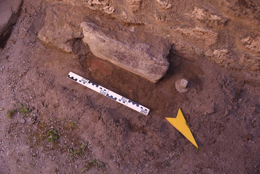 I.4.25/I.4.5 Pompeii. October 2019. 
Corridor 13A, or unnumbered corridor on north side of room 13, detail of lead pipe near west wall.
Foto Tobias Busen, ERC Grant 681269 DÉCOR.