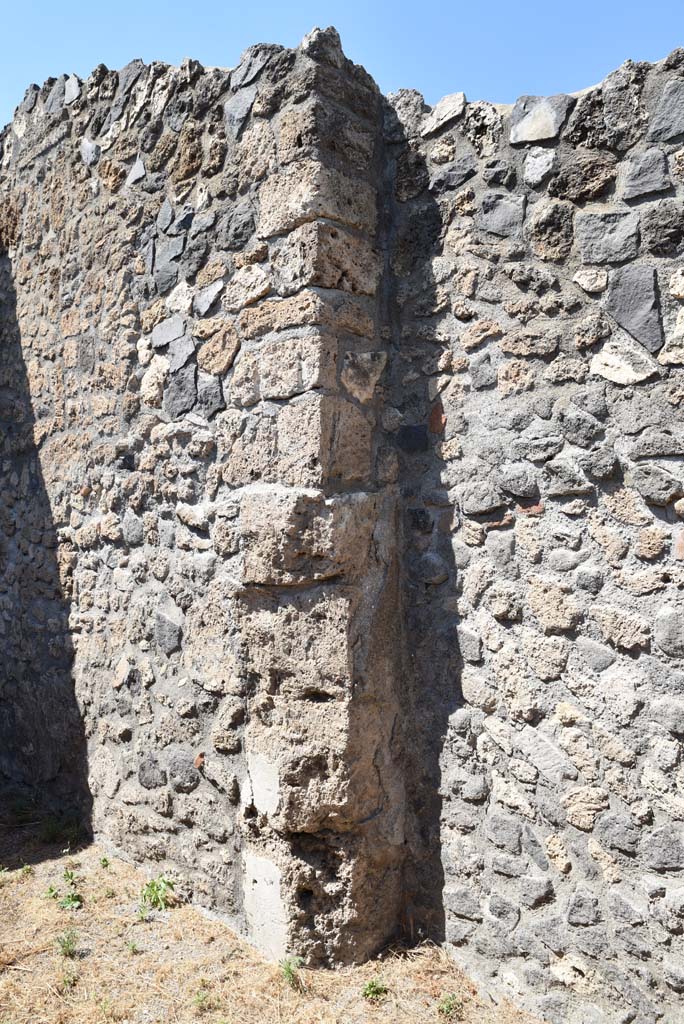 I.4.25/I.4.5 Pompeii. September 2020. 
Looking west along north wall into room 39, with Apodyterium 38, on right. 
Foto Tobias Busen, ERC Grant 681269 DÉCOR.