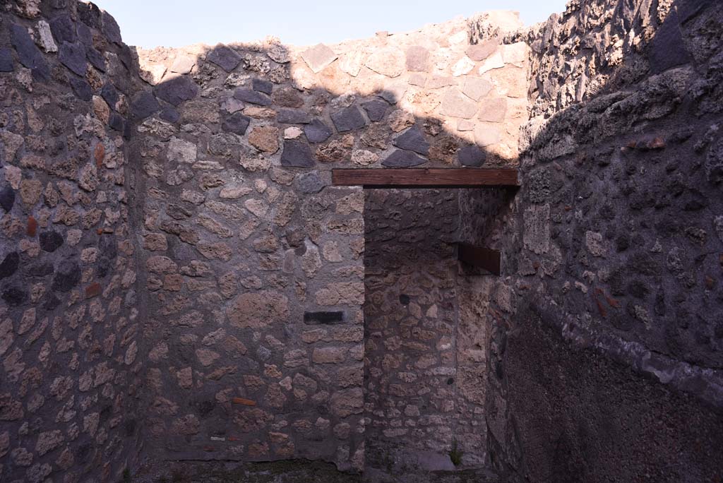 I.4.25/I.4.5 Pompeii. October 2019. 
Apodyterium 38, looking towards east wall, with doorway into Corridor 13A/unnumbered corridor, on right.
Foto Tobias Busen, ERC Grant 681269 DÉCOR.