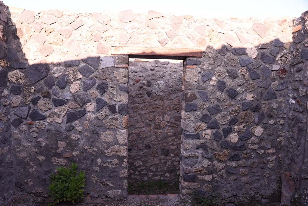 I.4.25/I.4.5 Pompeii. October 2019. Tepidarium 40, looking towards east wall with doorway to Corridor 13A, or unnumbered.
Foto Tobias Busen, ERC Grant 681269 DÉCOR.