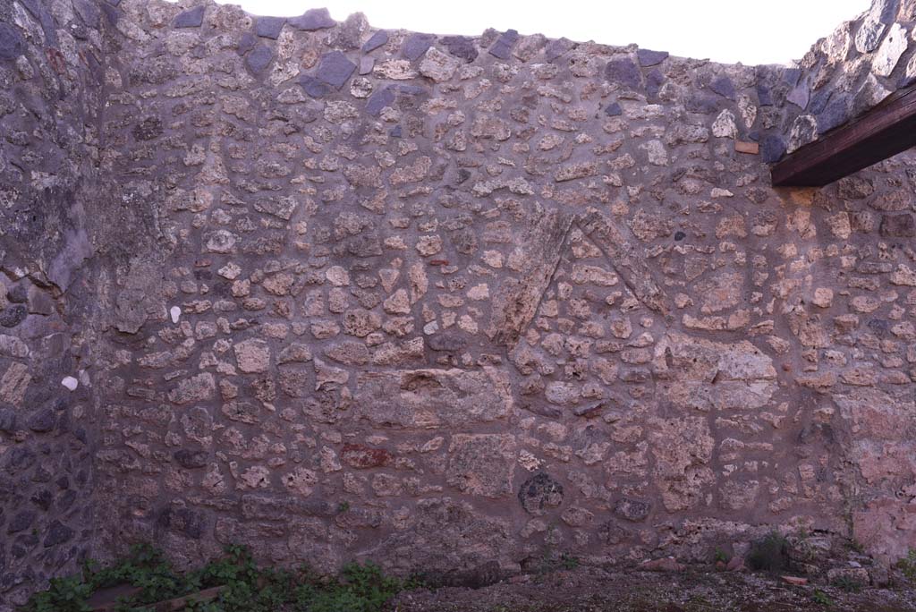 I.4.25/I.4.5 Pompeii. October 2019. Tepidarium 40, west wall, with doorway to room 41, on right.
Foto Tobias Busen, ERC Grant 681269 DÉCOR.