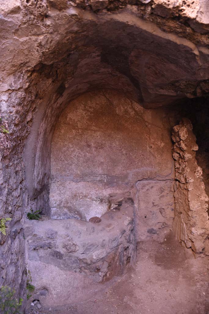I.4.25/I.4.5 Pompeii. October 2019. 
Unnumbered corridor/room, looking east into vaulted area with basin/vat.
Foto Tobias Busen, ERC Grant 681269 DÉCOR.