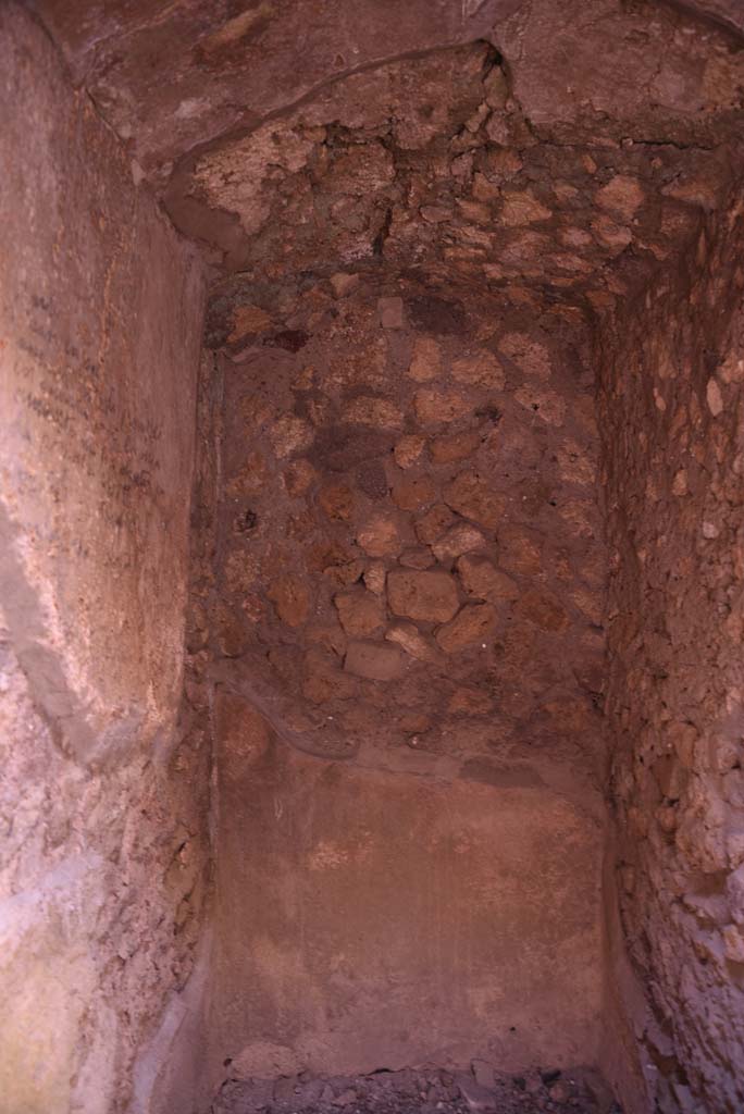 I.4.25/I.4.5 Pompeii. October 2019. Unnumbered corridor/room, south wall of second vaulted area.
Foto Tobias Busen, ERC Grant 681269 DÉCOR.
