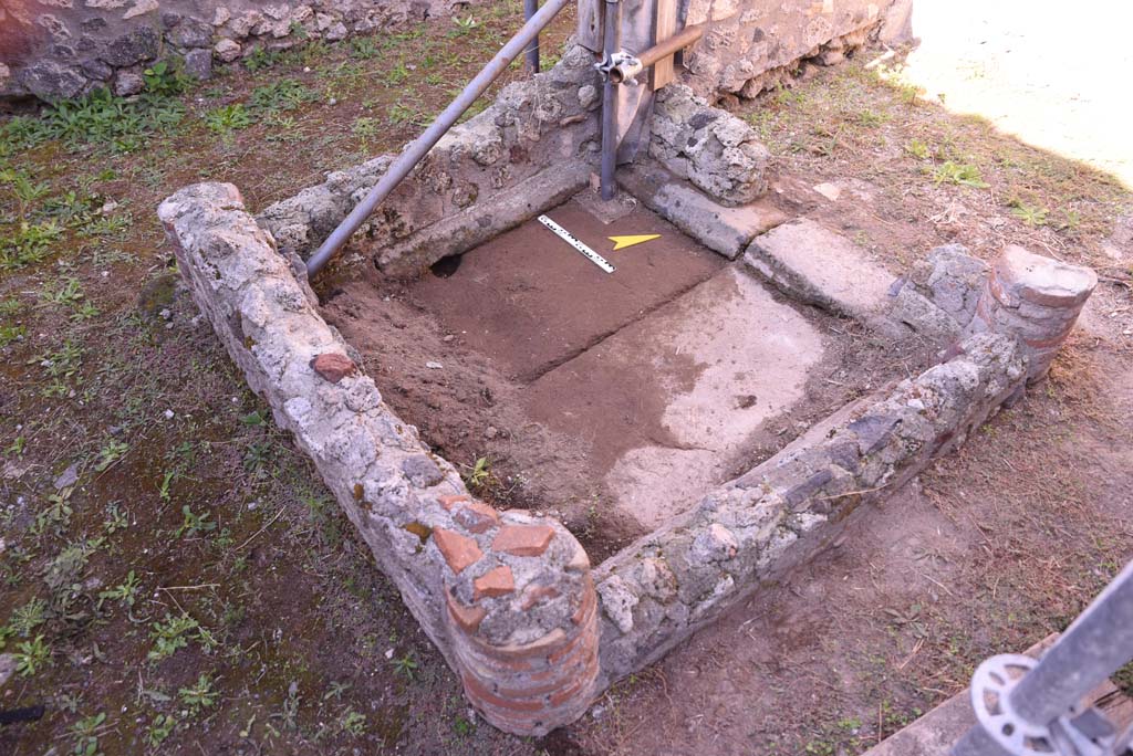 I.4.25/I.4.5 Pompeii. October 2019. Atriolo 43, looking north-west across impluvium.
Foto Tobias Busen, ERC Grant 681269 DÉCOR.