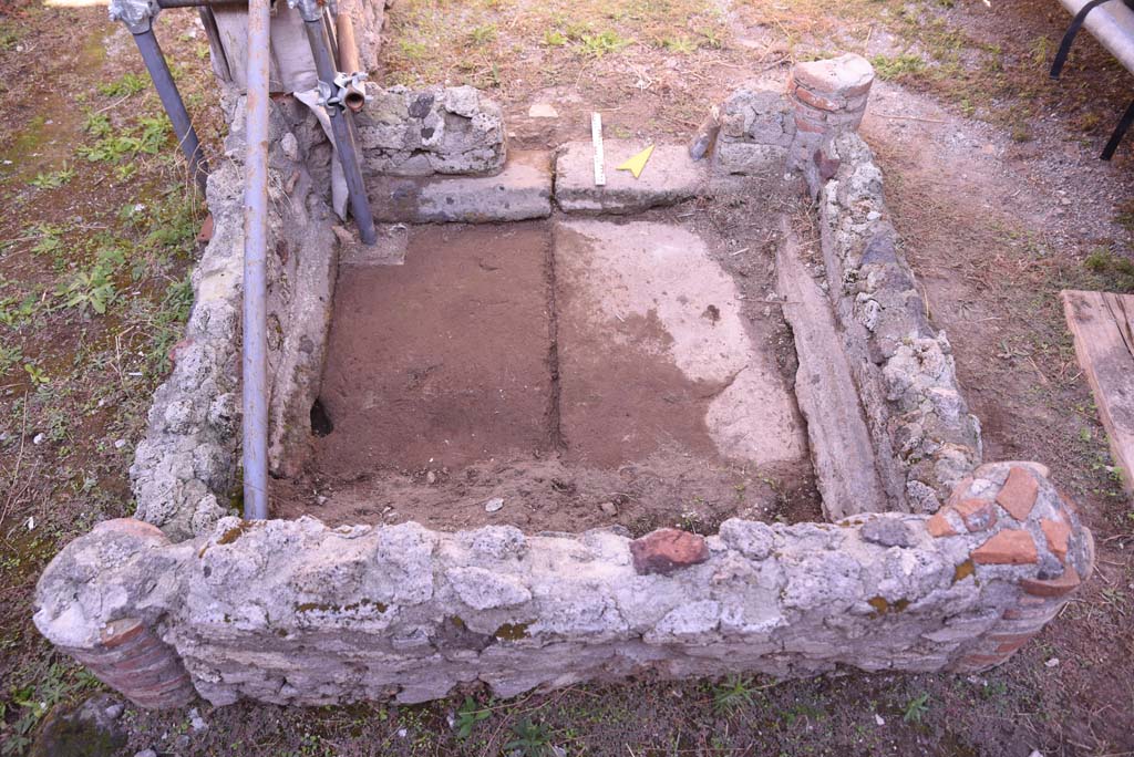I.4.25/I.4.5 Pompeii. October 2019. Atriolo 43, looking north across impluvium.
Foto Tobias Busen, ERC Grant 681269 DÉCOR.