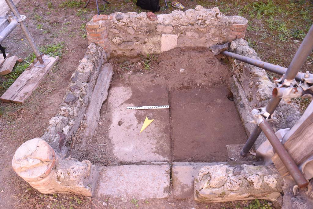 I.4.25/I.4.5 Pompeii. October 2019. Atriolo 43, looking south across impluvium.
Foto Tobias Busen, ERC Grant 681269 DÉCOR.
