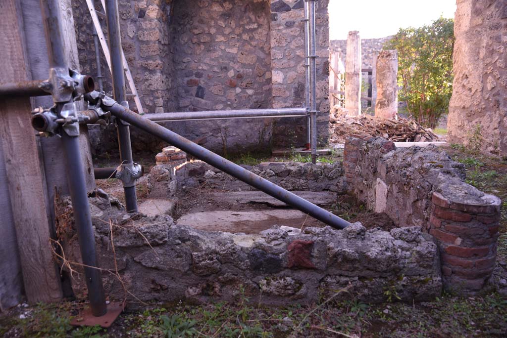I.4.25/I.4.5 Pompeii. October 2019. Atriolo 43, looking east across impluvium.
Foto Tobias Busen, ERC Grant 681269 DÉCOR.